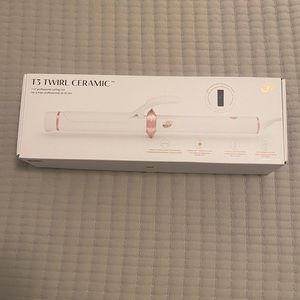 T3 Twirl Ceramic Professional Curling Iron 1 1/4"